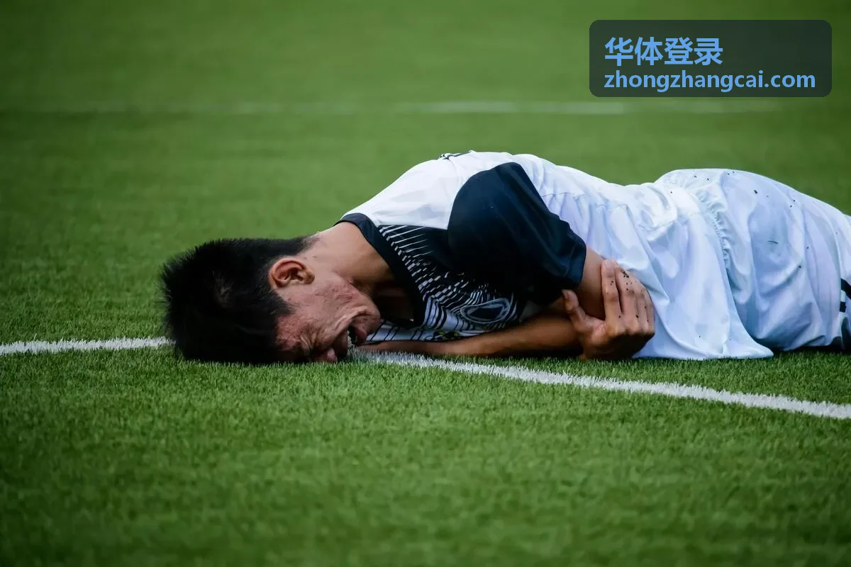华体登录游泳测试赛泳道封面